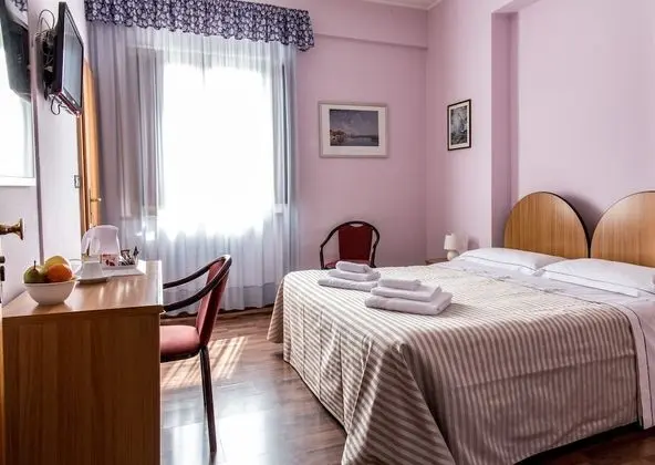 Classic Tek Büyük veya İki Ayrı Yataklı Oda