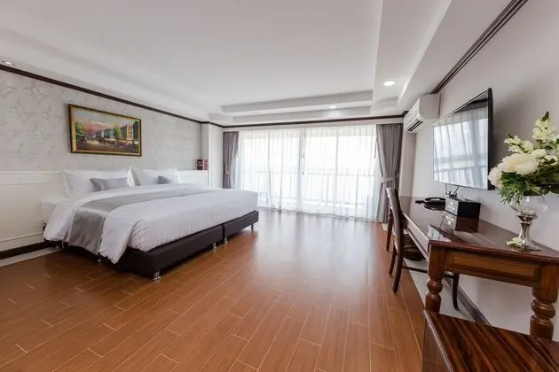 Deluxe Tek Büyük Yataklı Oda
