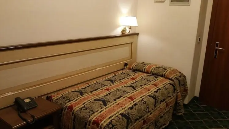 Tek Kişilik Oda