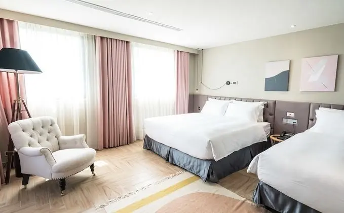 Deluxe Dört Kişilik Oda