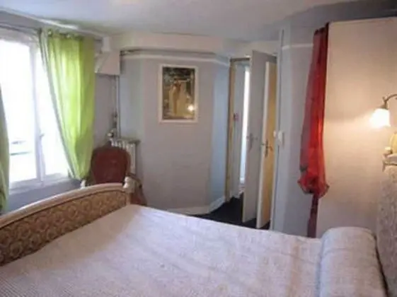 Tek Büyük Yataklı Oda, Ortak Banyo