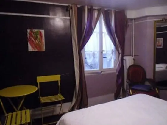 Tek Büyük Yataklı Oda, Ortak Banyo