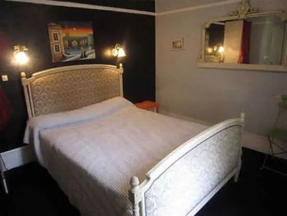 Tek Büyük Yataklı Oda, Ortak Banyo