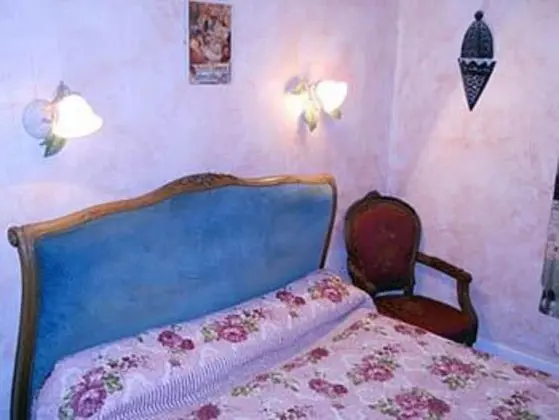 Tek Büyük Yataklı Oda, Ortak Banyo