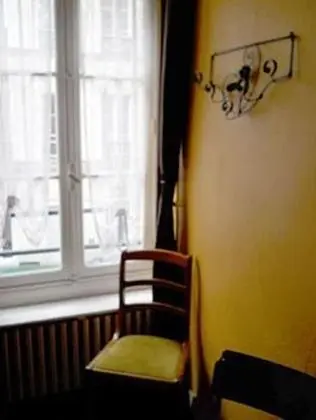 Tek Büyük Yataklı Oda, Ortak Banyo