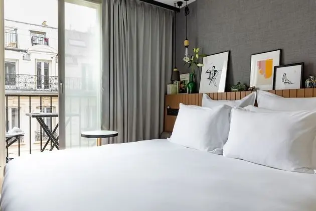 Chambre Supérieure Double Parisienne au Balcon