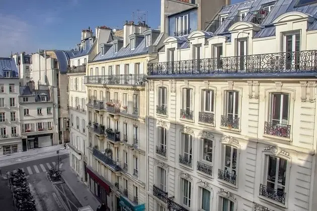 Chambre Supérieure Double Parisienne au Balcon