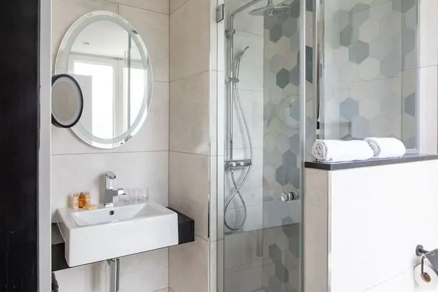 Chambre Supérieure Triple Parisienne