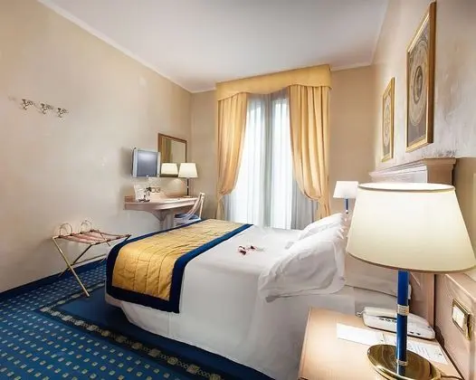 Comfort Büyük Yataklı Tek Kişilik Oda