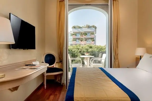Comfort Büyük Yataklı Tek Kişilik Oda