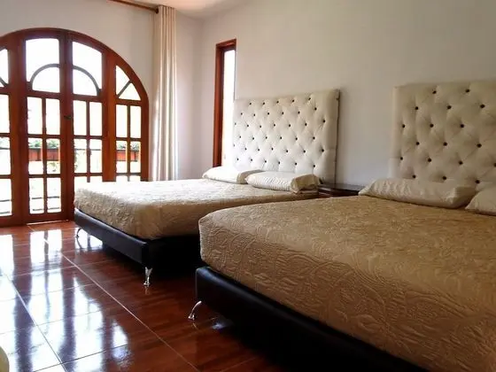 Oda, 2 Büyük (Queen) Boy Yatak, Balkon, Bahçe Manzaralı
