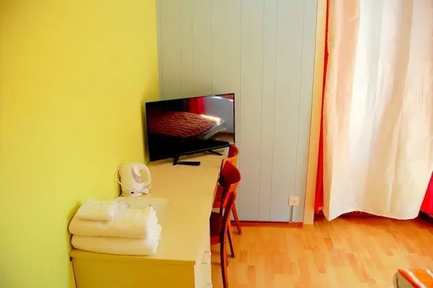 Tek Büyük veya İki Ayrı Yataklı Oda, Ortak Banyo