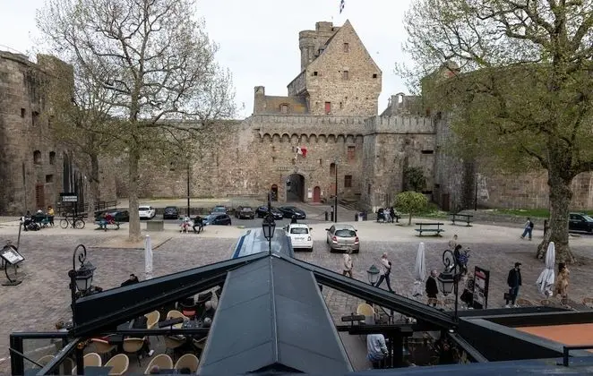 Superior Üç Kişilik Oda (Castle view)