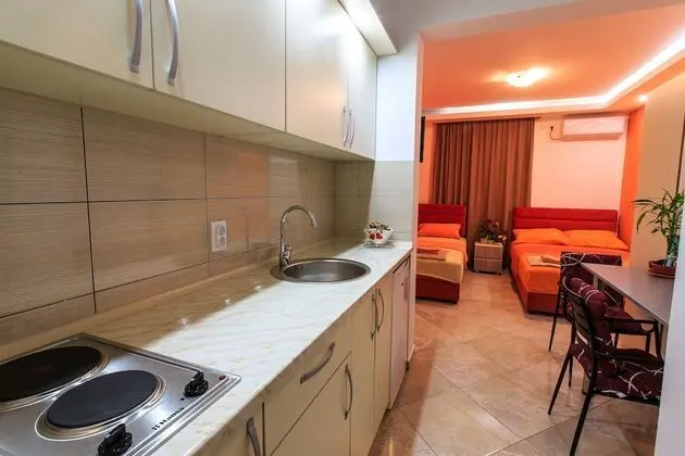 Studio for 3, first floor, sea view