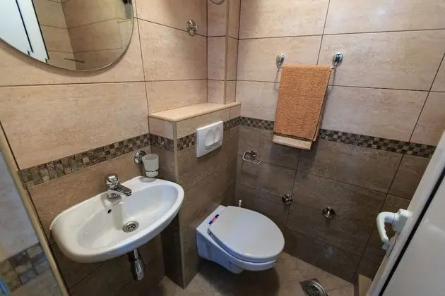 Studio for 3, first floor, sea view