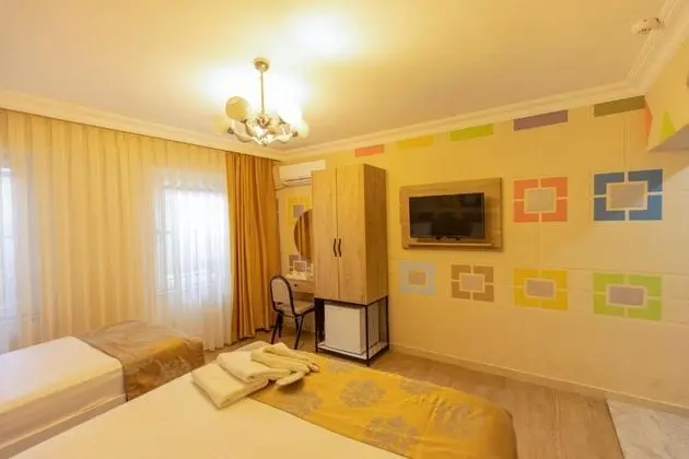 Triple, Şehir Manzaralı