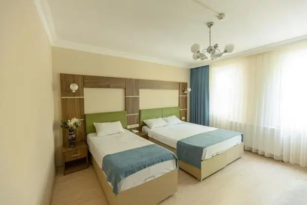 Triple, Şehir Manzaralı