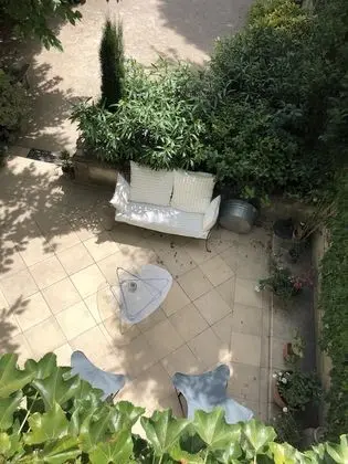 Comfort Tek Büyük Yataklı Oda, Özel Banyo, Bahçe Manzaralı (au 1 étage)