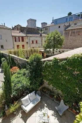 Romantic Tek Büyük veya İki Ayrı Yataklı Oda, Özel Banyo, Bahçe Manzaralı (au 1 étage)