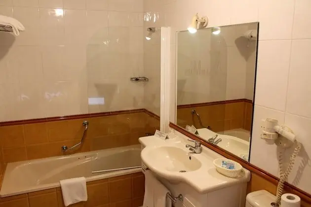 Standard Büyük Yataklı Tek Kişilik Oda