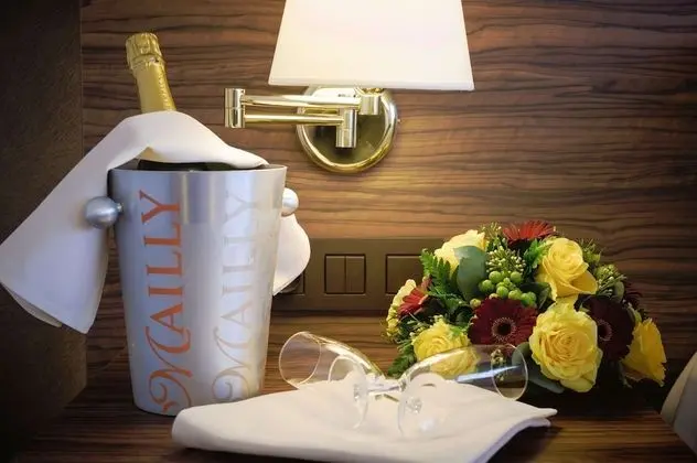 Junior Süit, 1 En Büyük (King) Boy Yatak