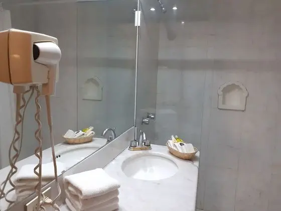Standard Oda, 1 Büyük (Queen) Boy Yatak