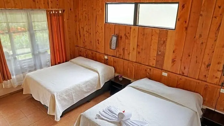 Standard Üç Kişilik Oda, Birden Çok Yatak, Banyolu/Duşlu, Dağ Manzaralı