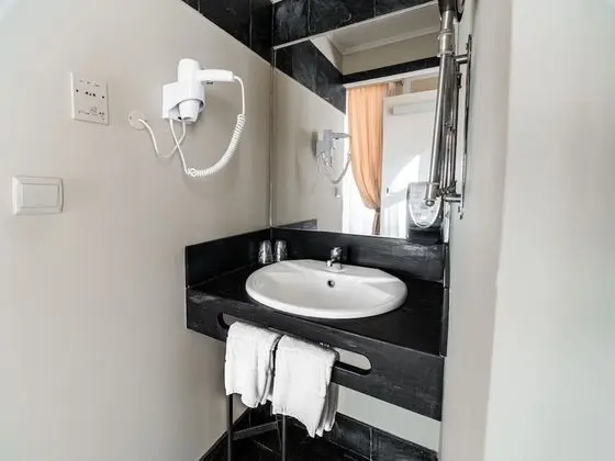 Standard Tek Büyük veya İki Ayrı Yataklı Oda
