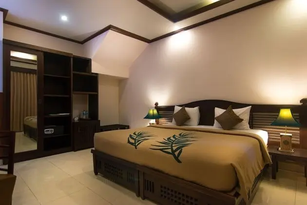 Deluxe Oda, Havuz Manzaralı