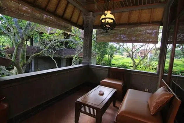 Deluxe Oda, Havuz Manzaralı