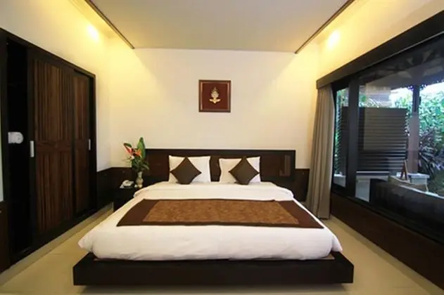 Deluxe Oda, Havuz Manzaralı