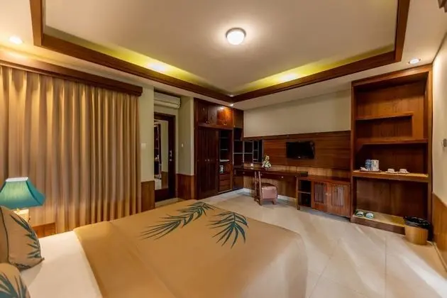 Deluxe Oda, Havuz Manzaralı