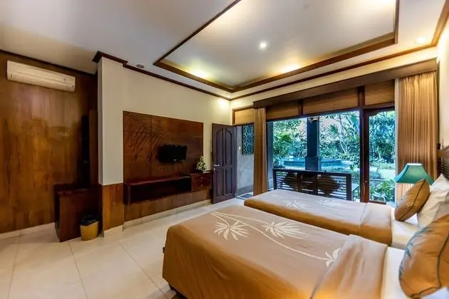 Deluxe Oda, Havuz Manzaralı