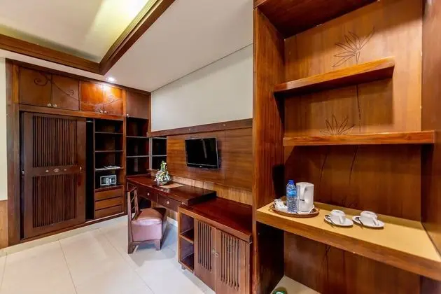 Deluxe Oda, Havuz Manzaralı