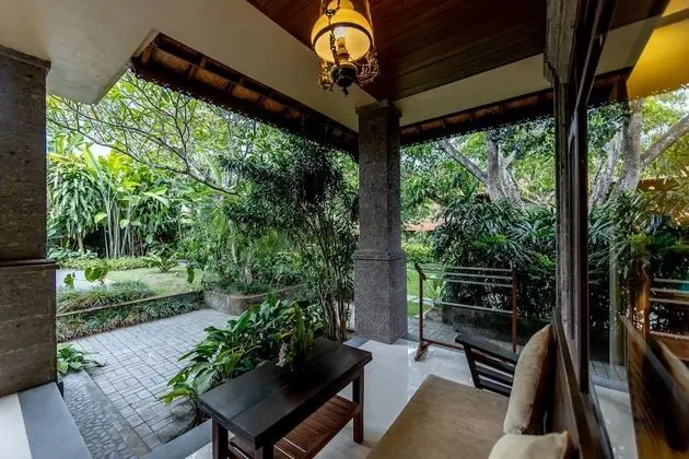 Deluxe Oda, Havuz Manzaralı