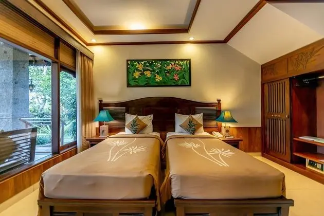 Economy Oda, 3 Tek Kişilik Yatak, Havuz Manzaralı