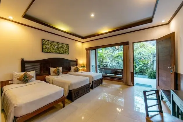 Economy Oda, 3 Tek Kişilik Yatak, Havuz Manzaralı