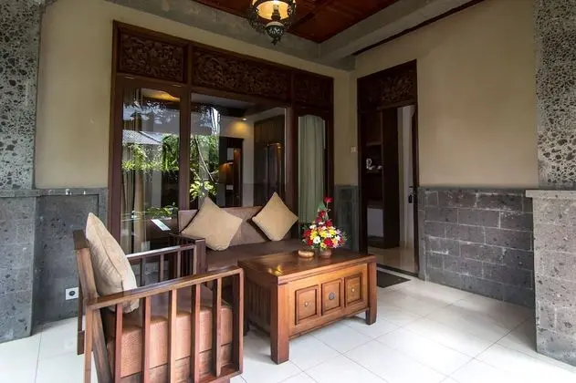 Economy Oda, 3 Tek Kişilik Yatak, Havuz Manzaralı