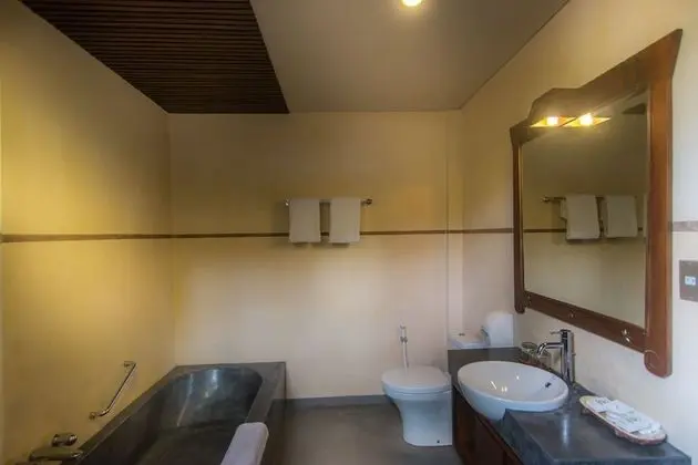 Economy Oda, 3 Tek Kişilik Yatak, Havuz Manzaralı