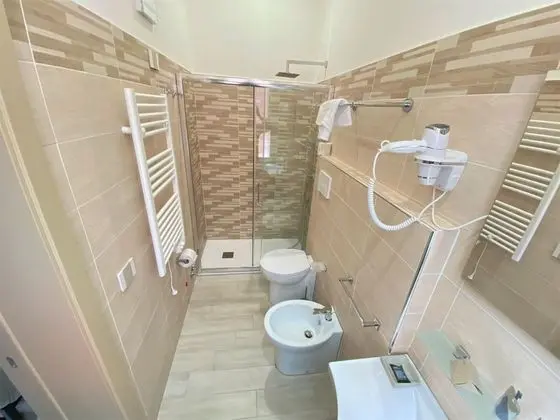 Comfort Tek Büyük veya İki Ayrı Yataklı Oda