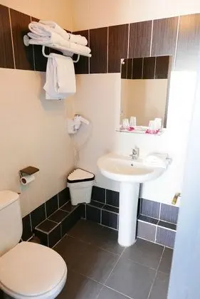 Üç Kişilik Oda