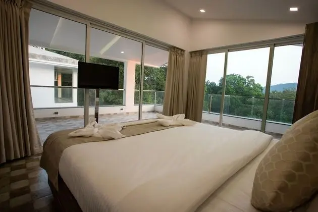 Luxury Oda