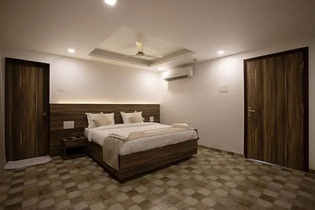 Luxury Oda