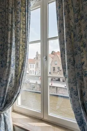 Romantic Oda, Kanal Manzaralı