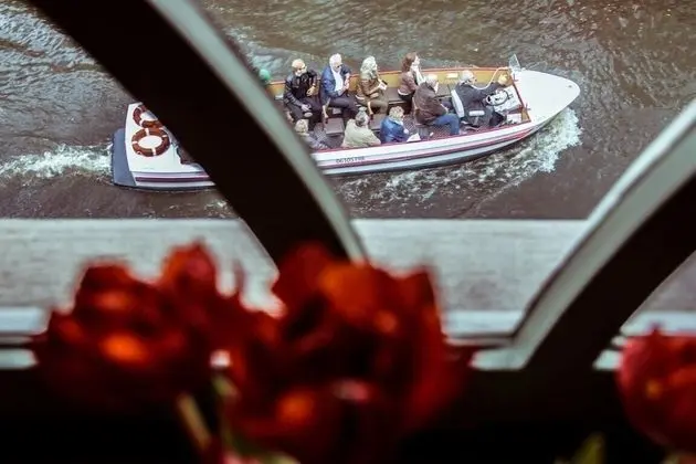 Romantic Oda, Kanal Manzaralı