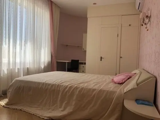 Premium Tek Büyük Yataklı Oda