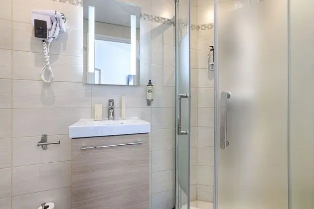 Tek Büyük Yataklı Oda, 1 Çift Kişilik Yatak