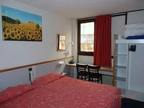 Classic Tek Büyük Yataklı Oda