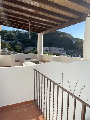 Tek Büyük veya İki Ayrı Yataklı Oda, Teras