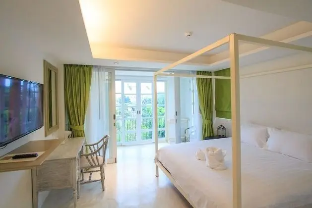 Deluxe Oda, Balkon, Kısmi Deniz Manzaralı